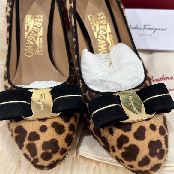 Authentic Salvatore Ferragamo Leopard Print Heels โ Size US 7 - Picture 2 of 7